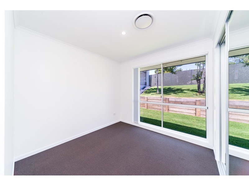 24 Latrobe Avenue, Helensvale QLD 4212