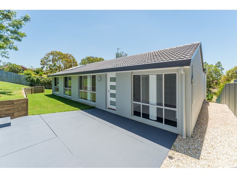 24 Latrobe Avenue, Helensvale QLD 4212