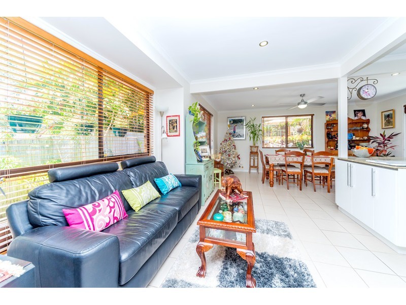4 Atherton Court, Helensvale QLD 4212