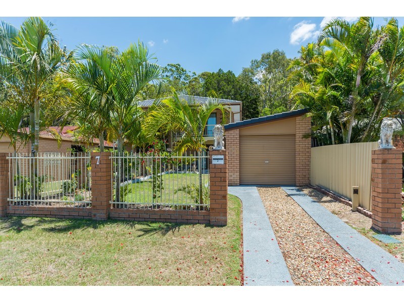 2/7 Woodgate Place, Paradise Point QLD 4216