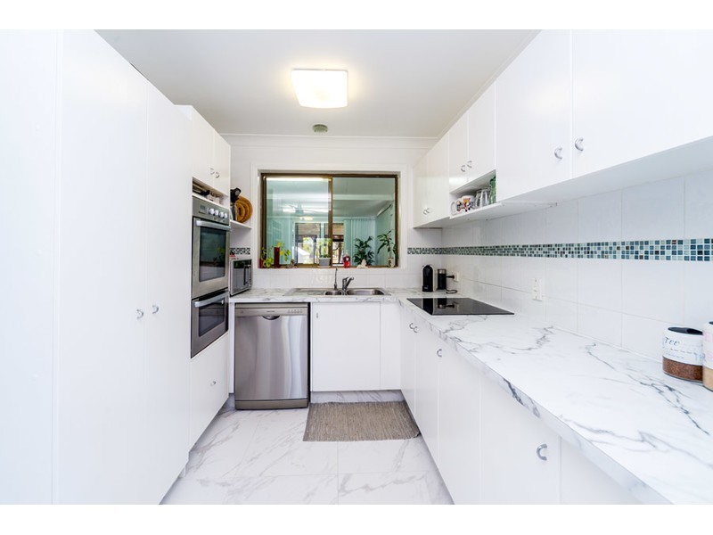 2/7 Woodgate Place, Paradise Point QLD 4216