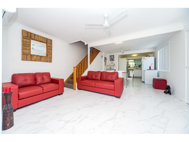 2/7 Woodgate Place, Paradise Point QLD 4216