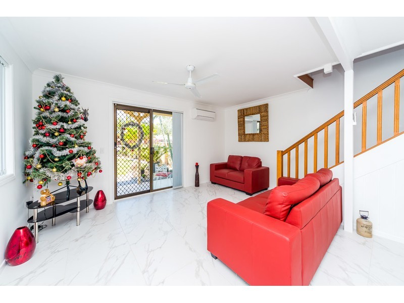 2/7 Woodgate Place, Paradise Point QLD 4216