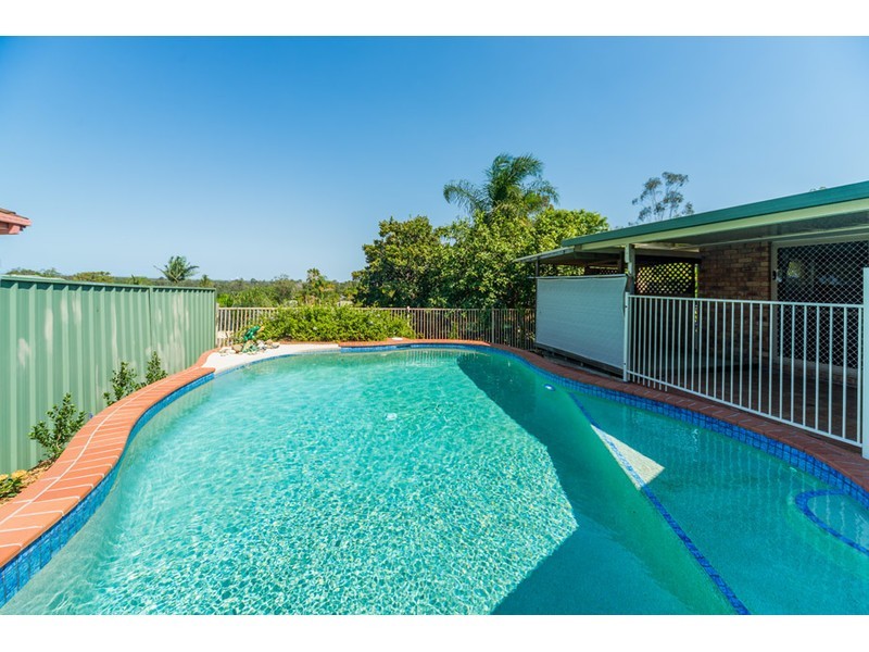 28 Adaminaby Drive, Helensvale QLD 4212