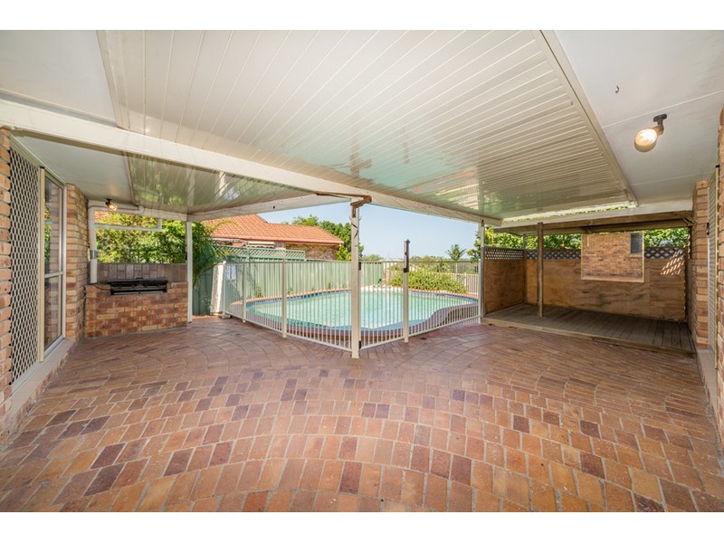 28 Adaminaby Drive, Helensvale QLD 4212