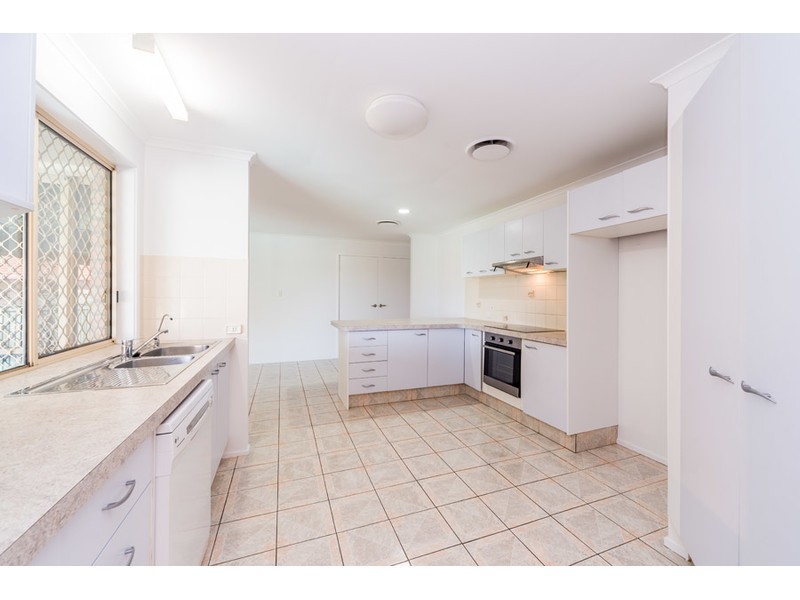 28 Adaminaby Drive, Helensvale QLD 4212