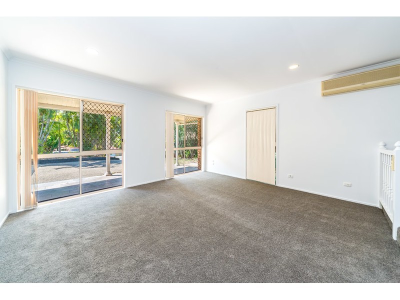 28 Adaminaby Drive, Helensvale QLD 4212