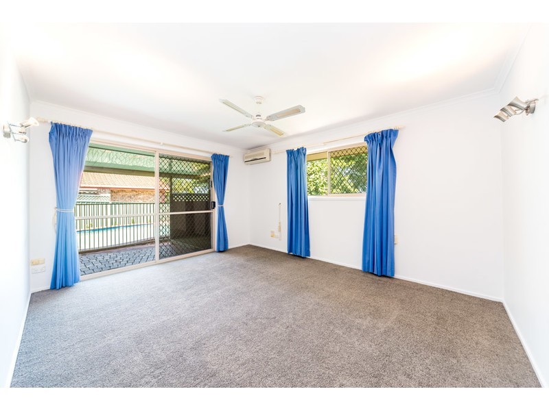 28 Adaminaby Drive, Helensvale QLD 4212