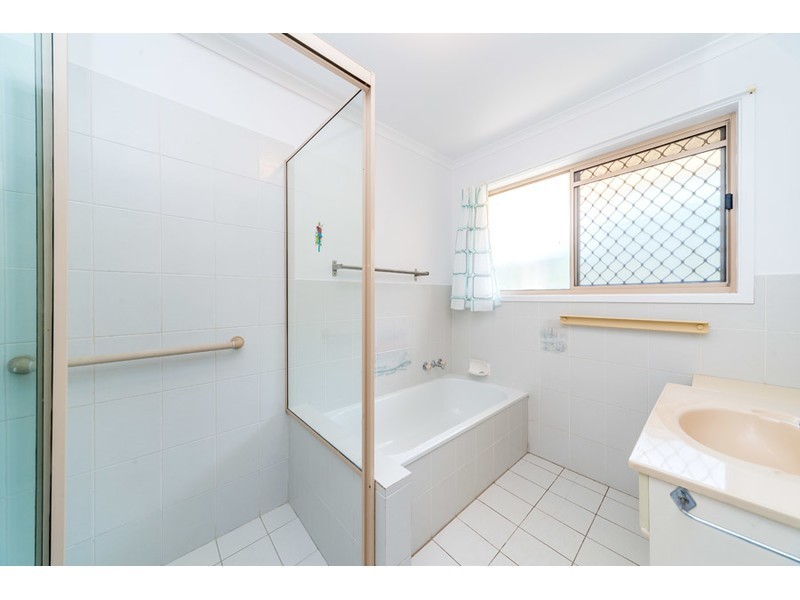 28 Adaminaby Drive, Helensvale QLD 4212