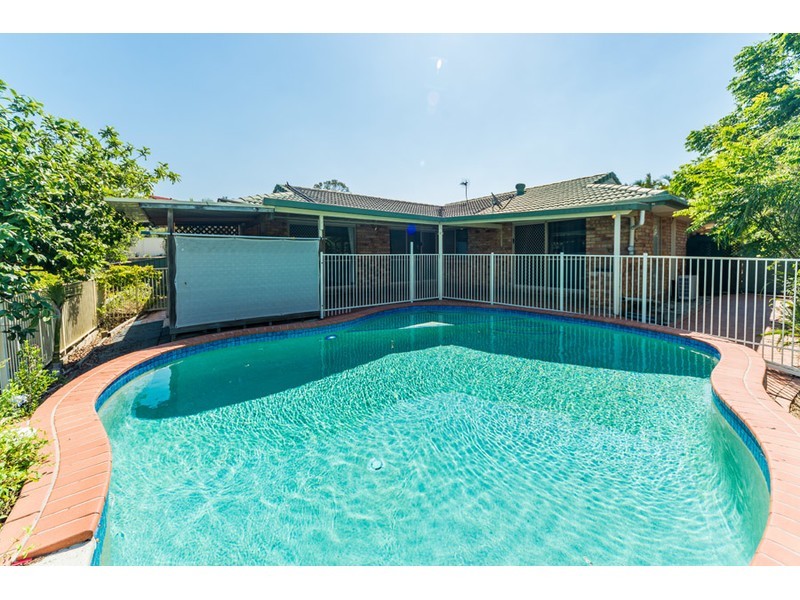 28 Adaminaby Drive, Helensvale QLD 4212