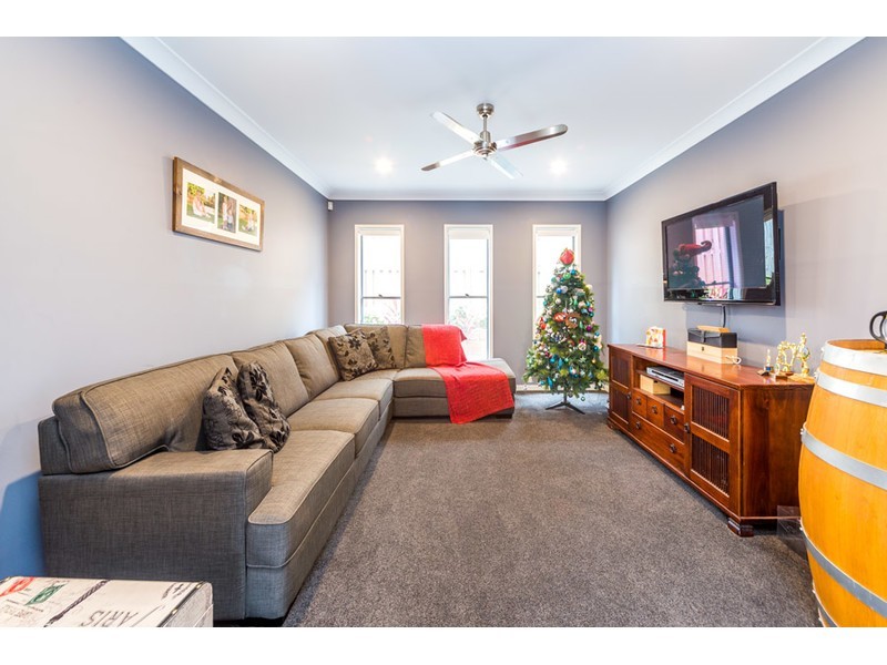 215 Riverstone Crossing, Maudsland QLD 4210