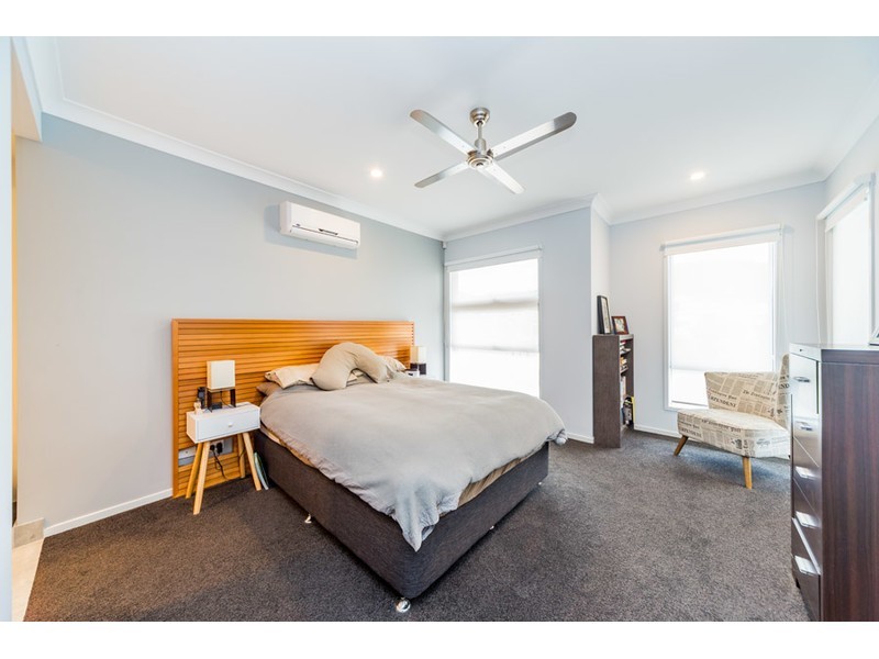 215 Riverstone Crossing, Maudsland QLD 4210