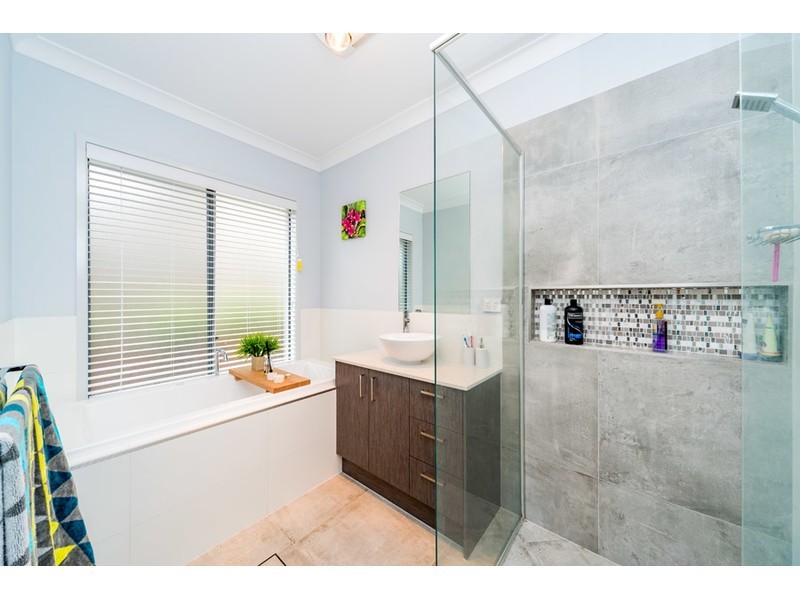 215 Riverstone Crossing, Maudsland QLD 4210