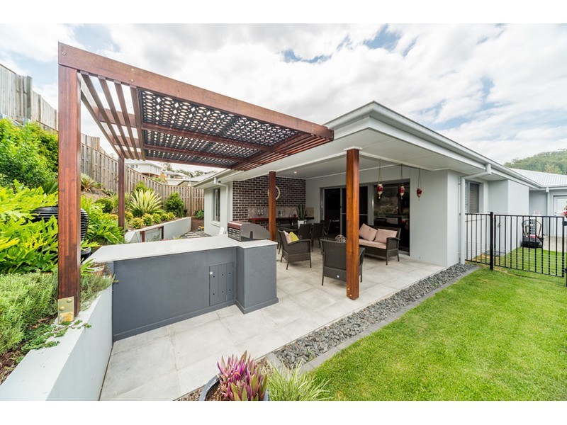 215 Riverstone Crossing, Maudsland QLD 4210