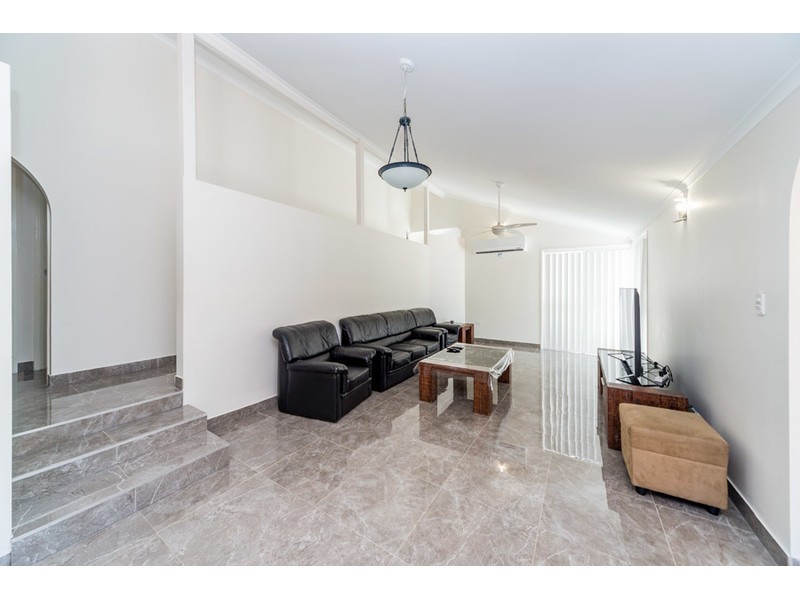 4 Bunya Court, Helensvale QLD 4212