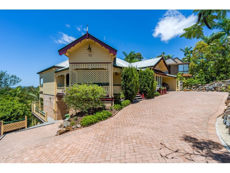 28 Tamworth Drive, Helensvale QLD 4212
