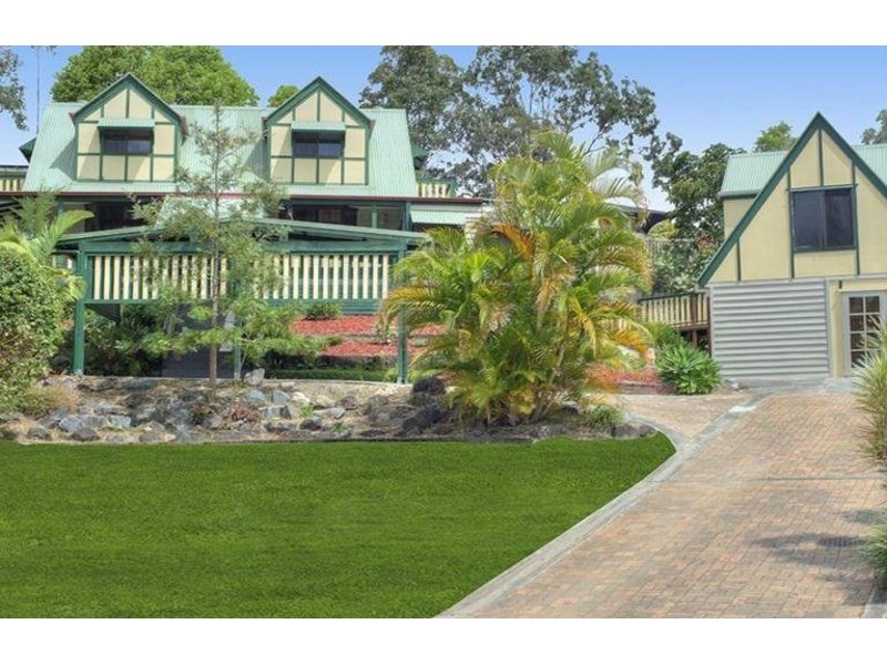 18 Robe Court, Helensvale QLD 4212