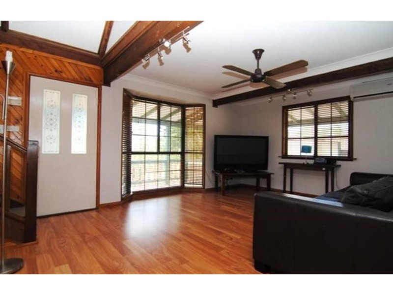 18 Robe Court, Helensvale QLD 4212