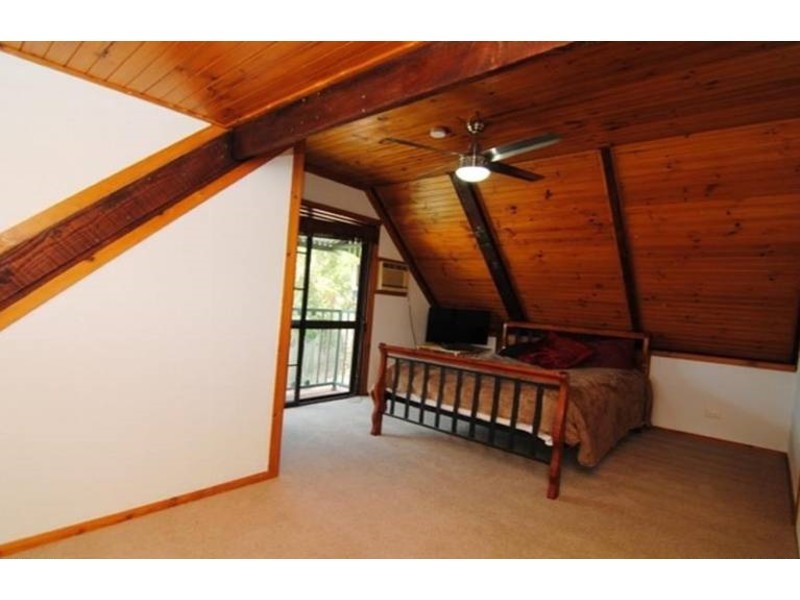 18 Robe Court, Helensvale QLD 4212