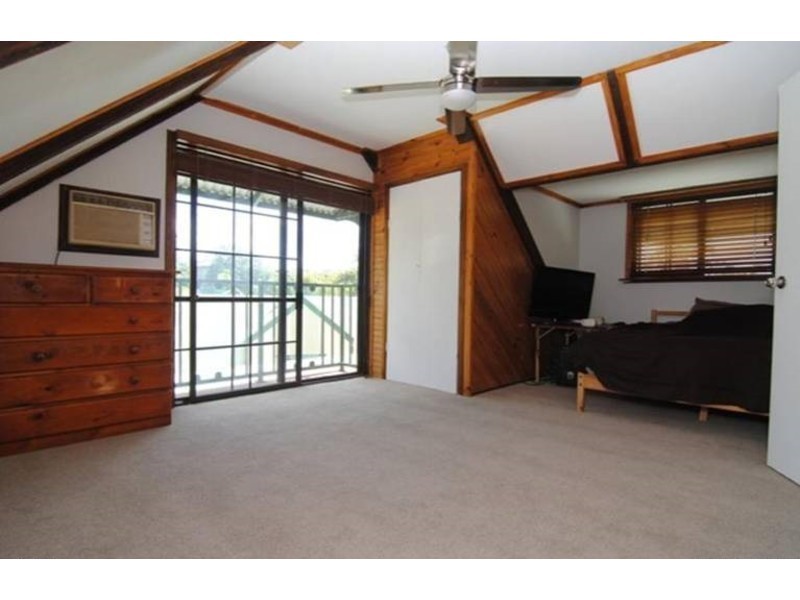 18 Robe Court, Helensvale QLD 4212