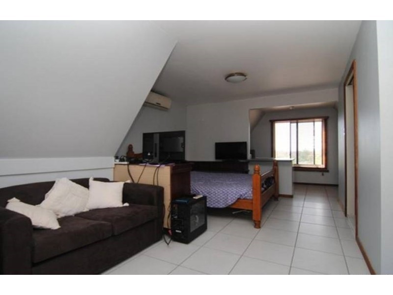 18 Robe Court, Helensvale QLD 4212