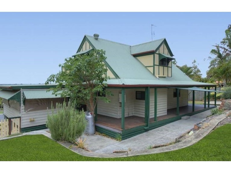 18 Robe Court, Helensvale QLD 4212