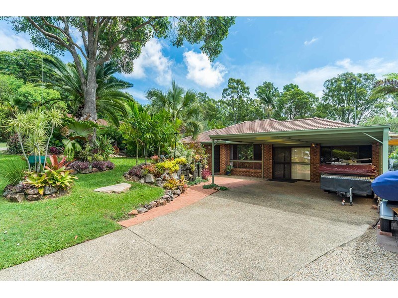 11 Riverstone Road, Helensvale QLD 4212