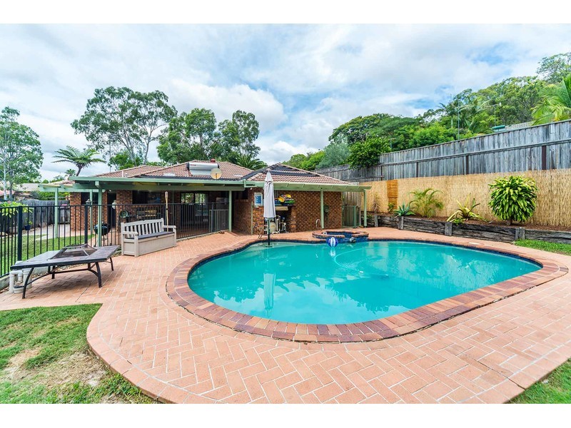 11 Riverstone Road, Helensvale QLD 4212