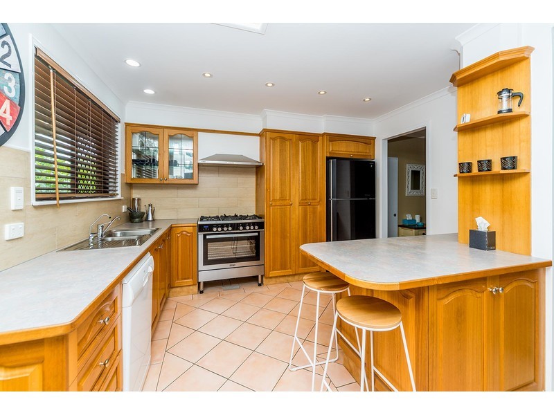 11 Riverstone Road, Helensvale QLD 4212