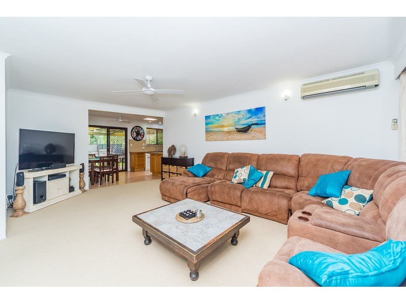 11 Riverstone Road, Helensvale QLD 4212