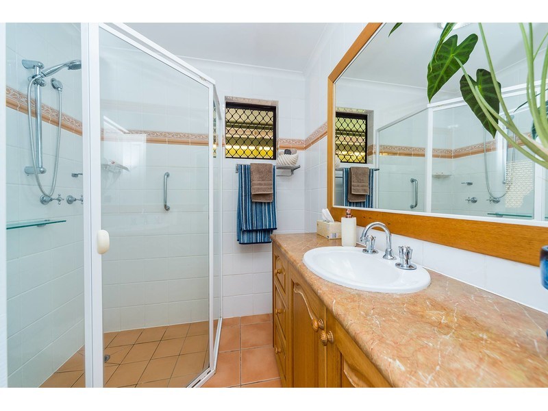 11 Riverstone Road, Helensvale QLD 4212