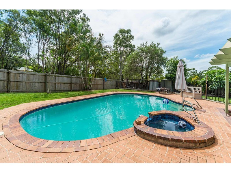 11 Riverstone Road, Helensvale QLD 4212