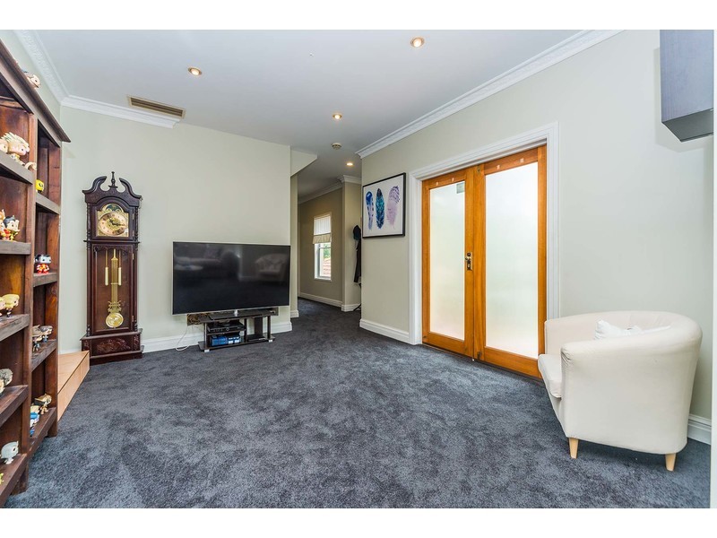 12 Pacific Pines Boulevard, Pacific Pines QLD 4211