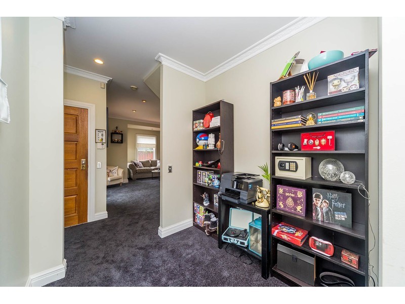 12 Pacific Pines Boulevard, Pacific Pines QLD 4211