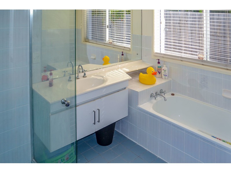 6 Mundulla Place, Helensvale QLD 4212