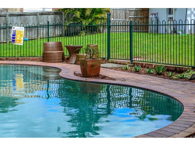 6 Mundulla Place, Helensvale QLD 4212