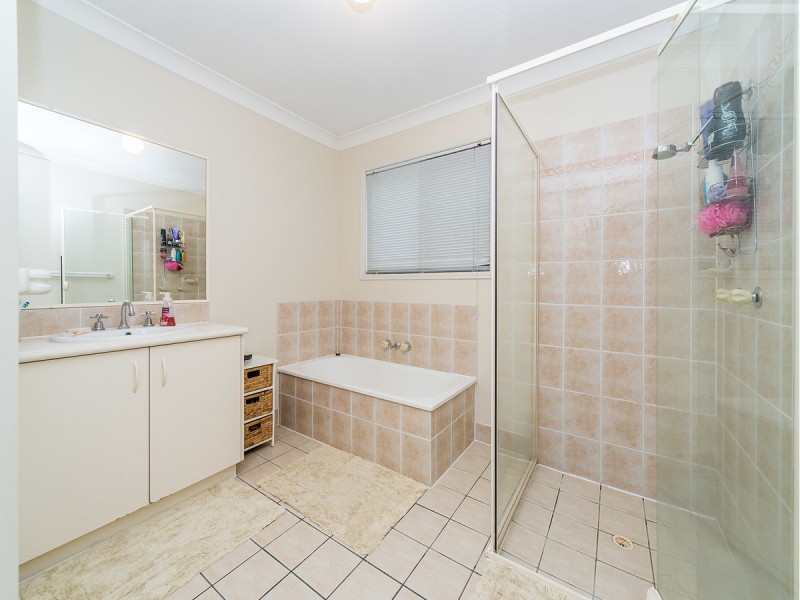 7 Duror Street, Pacific Pines QLD 4211