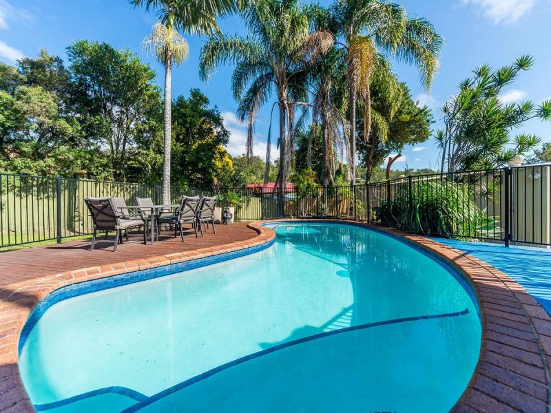 12 Renmark Court, Helensvale QLD 4212