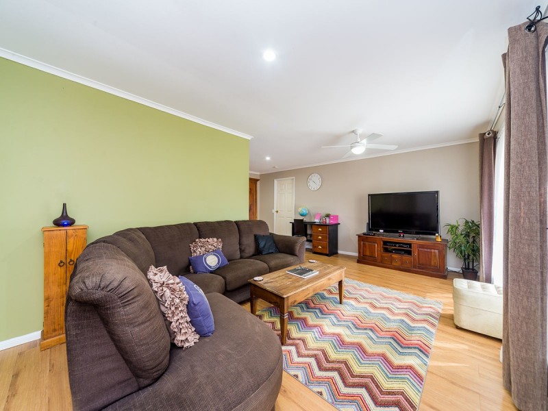 12 Renmark Court, Helensvale QLD 4212