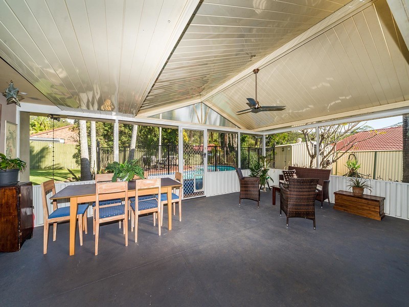 12 Renmark Court, Helensvale QLD 4212