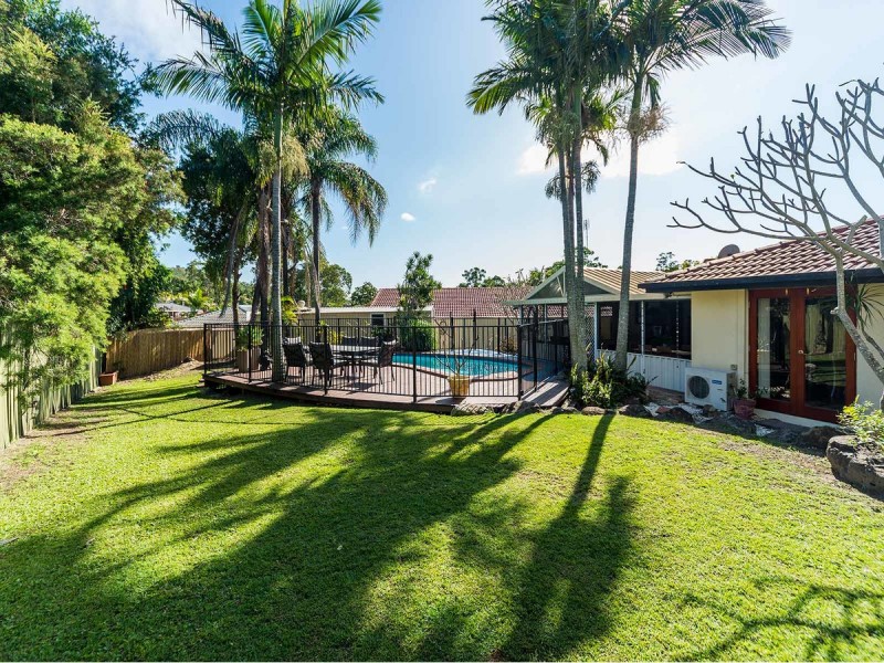 12 Renmark Court, Helensvale QLD 4212