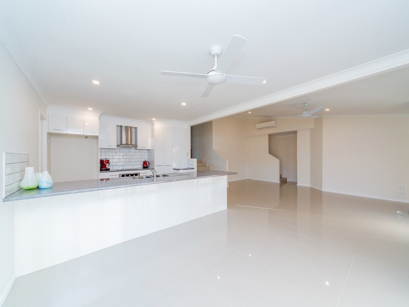 19 Papara Street, Pacific Pines QLD 4211