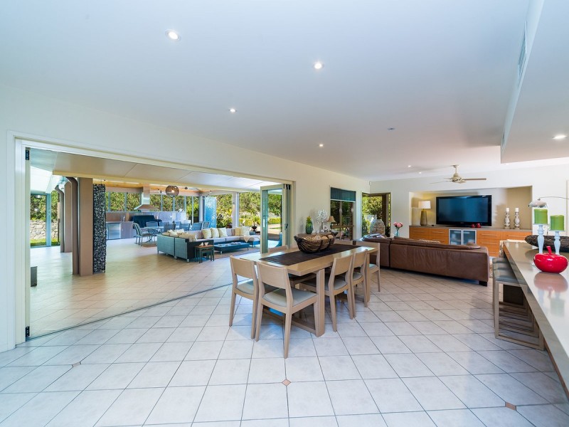 11 Ewingar Court, Helensvale QLD 4212