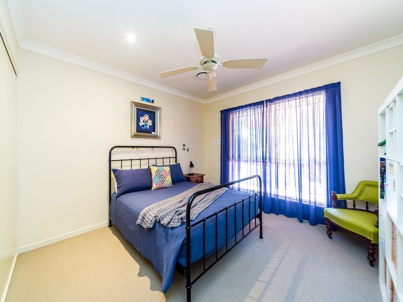 11 Ewingar Court, Helensvale QLD 4212