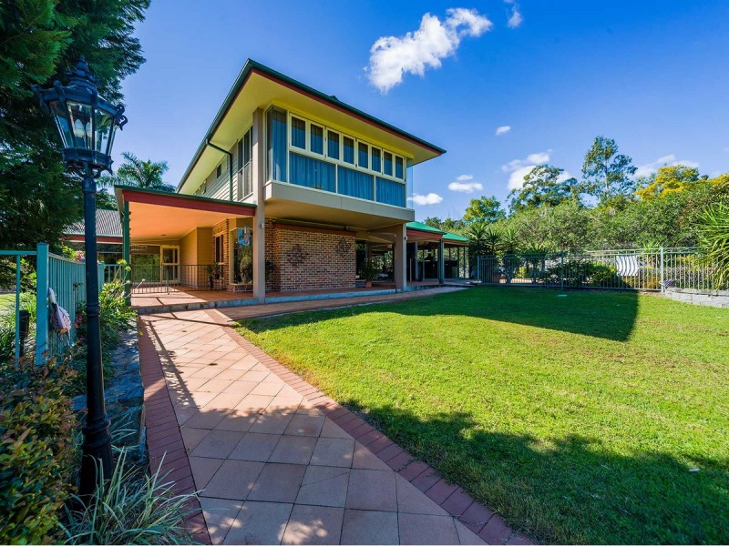 11 Ewingar Court, Helensvale QLD 4212