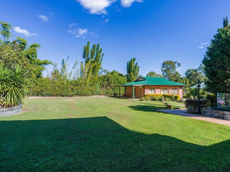 11 Ewingar Court, Helensvale QLD 4212
