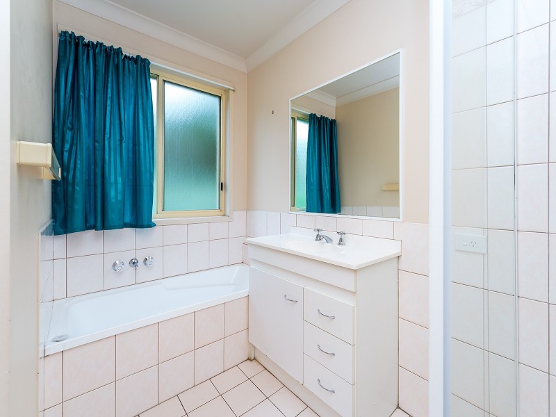 11 Trade Winds Drive, Helensvale QLD 4212