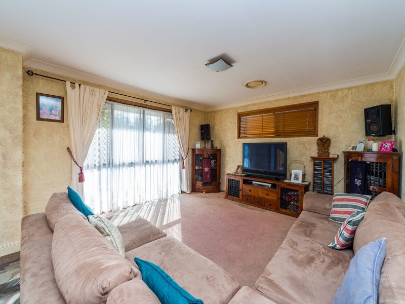 33 Dromana Crescent, Helensvale QLD 4212
