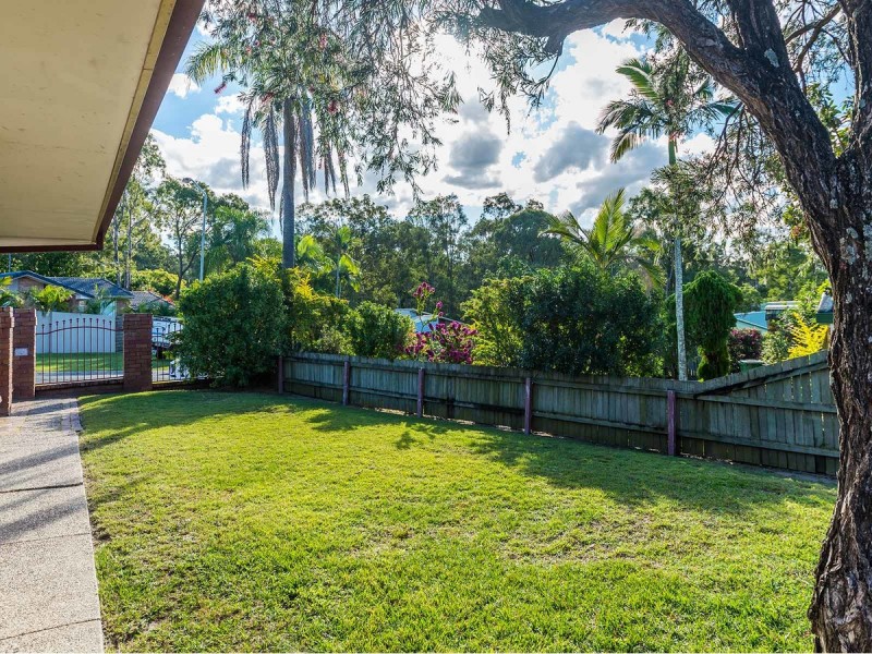 33 Dromana Crescent, Helensvale QLD 4212