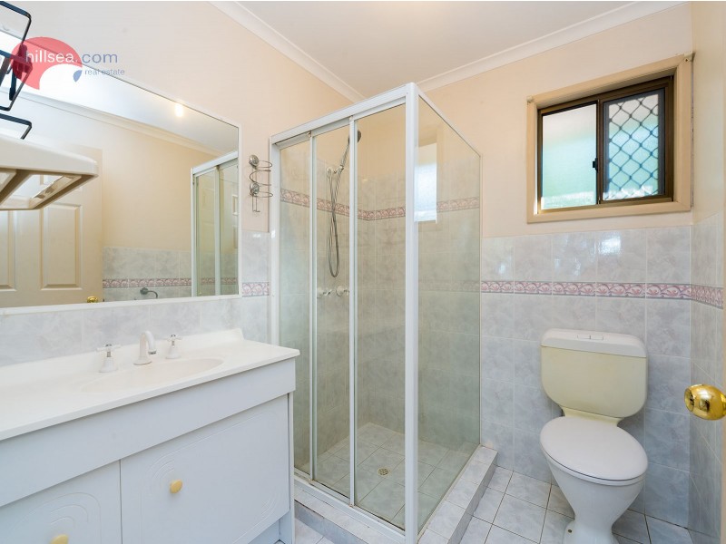 6 Nowra Court, Helensvale QLD 4212